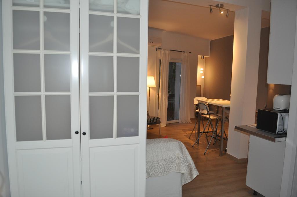 Appartamento Ronda De Segovia Madrid Esterno foto
