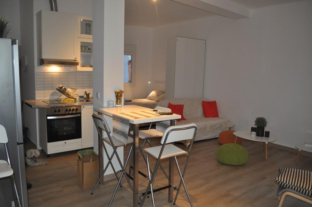 Appartamento Ronda De Segovia Madrid Esterno foto