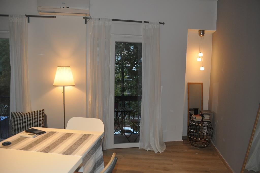 Appartamento Ronda De Segovia Madrid Esterno foto